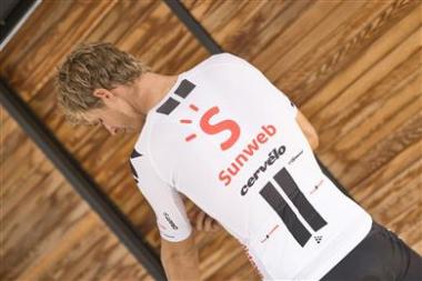 DSM enables ground-breaking protective cycling jersey with Dyneema® fabric for Tour de France