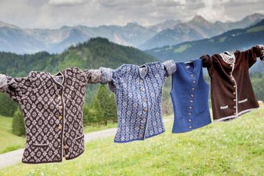 KARL MAYER STOLL: CREATE PLUS for production of Knitted traditional clothing