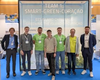 Mitglieder des Smart Green Curaçao von links nach rechts: Prof. Dr. Holger Hesse (HS Kempten), Jan Geier (iwb), Daniel Maitz (TH Augsburg), Antonio Koch (HS Kempten), Marcus Rehm (TH Augsburg), Dr. Rainer Stetter (ITQ), Markus Weber (IGCV), Prof. Dr. Christine Schwägerl, TH Augsburg (nicht auf Bild).