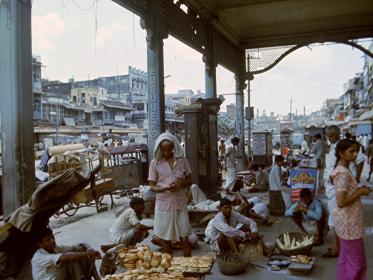 PAKISTANS BEKLEIDUNGS- UND TEXTILINDUSTRIE MUSS INVESTIEREN