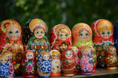 RUSSIA'S APPAREL AND TEXTILE INDUSTRY