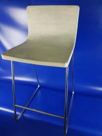 Concrete bar stool with hybrid carbon reinforcement for fast, cost-efficient part production