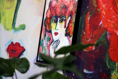 At ITMA 2019, Mimaki will collaborate with Dutch fashion designer Tessa Koops, printing her designs onto a variety of applications, including curtains, cushions, and wallpapers.