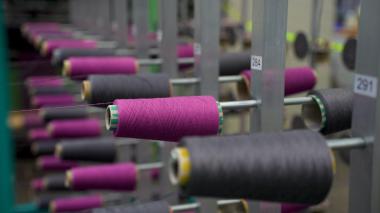 Die Produktion innovativer und nachhaltiger Textilien steht am Standort Münchberg der Hochschule Hof im Mittelpunkt der Forschung. 