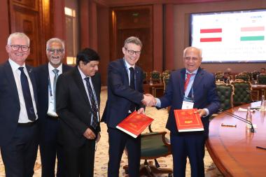 Markus Huber-Lindinger (EREMA) und Arvind Mehta (AMTE