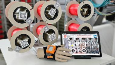 Scan glove